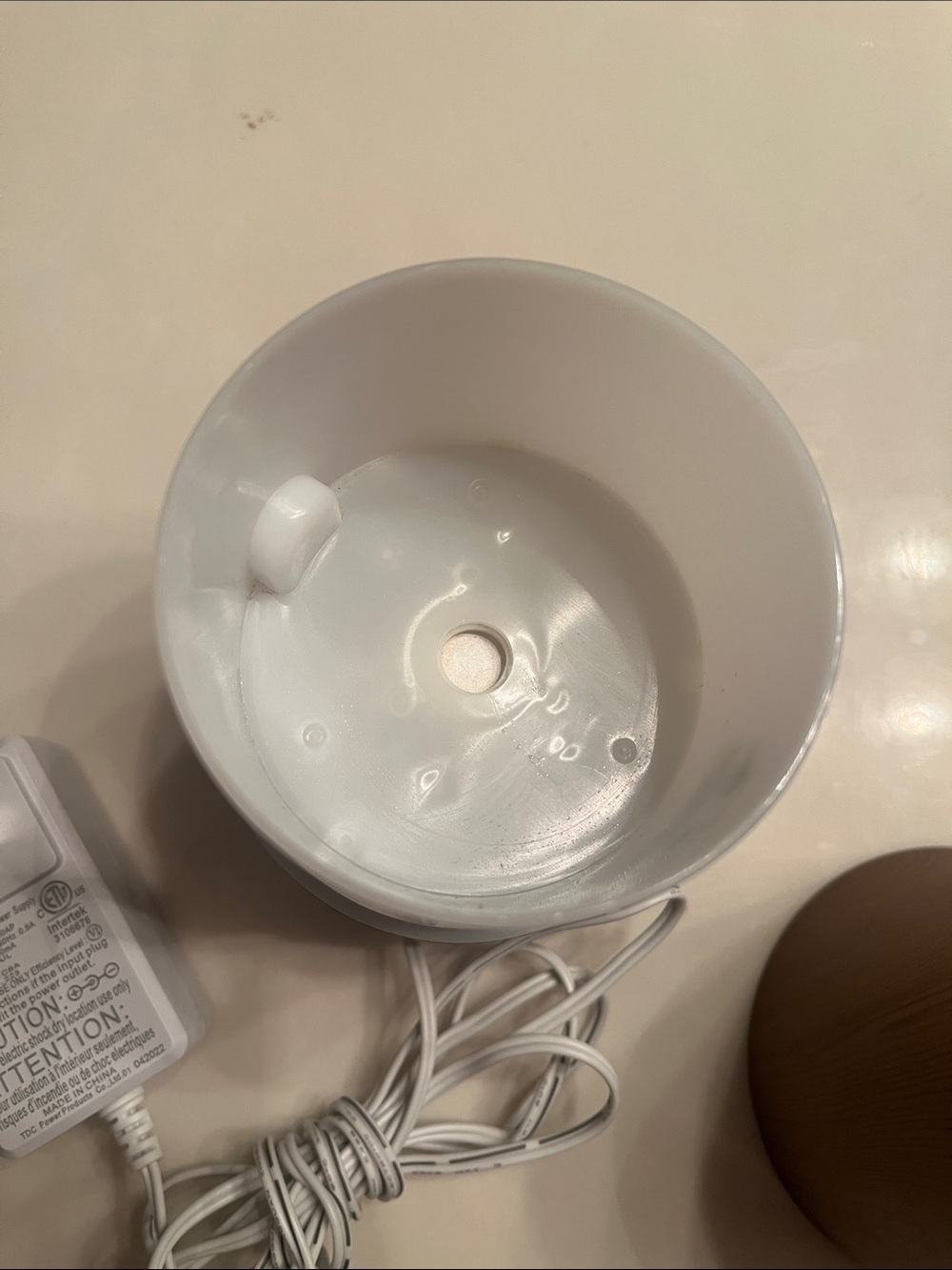 Woodgrain Essential Oil Diffuser - - Picture 3 of 5